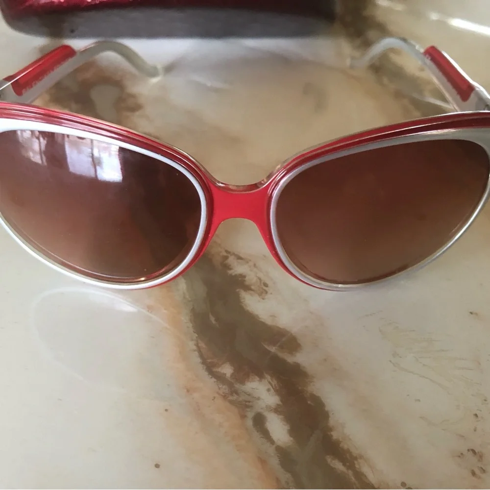 Corinne McCormick, burgundy and silver sunglasses with burgundy sunglasses case - Picture 4 of 9